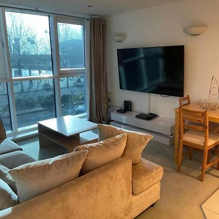 1 Bedroom Apartment Royal Docks ลอนดอน ภายนอก รูปภาพ